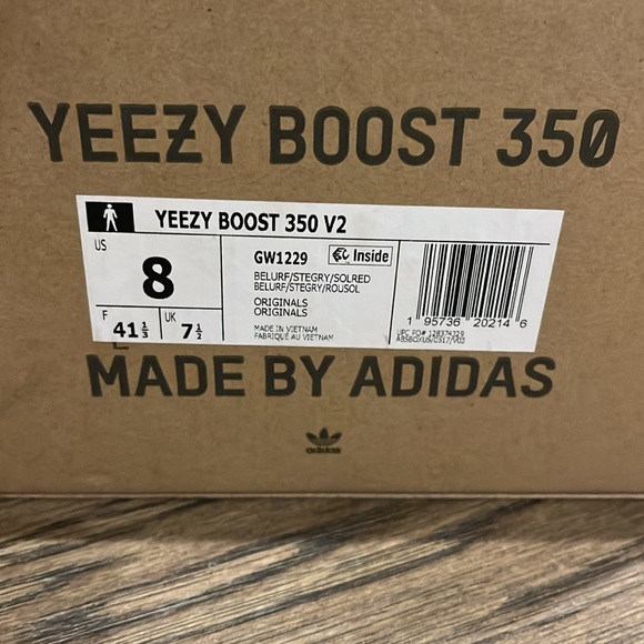 Yeezy Boost 350 V2 Beluga - Picture 9 of 11